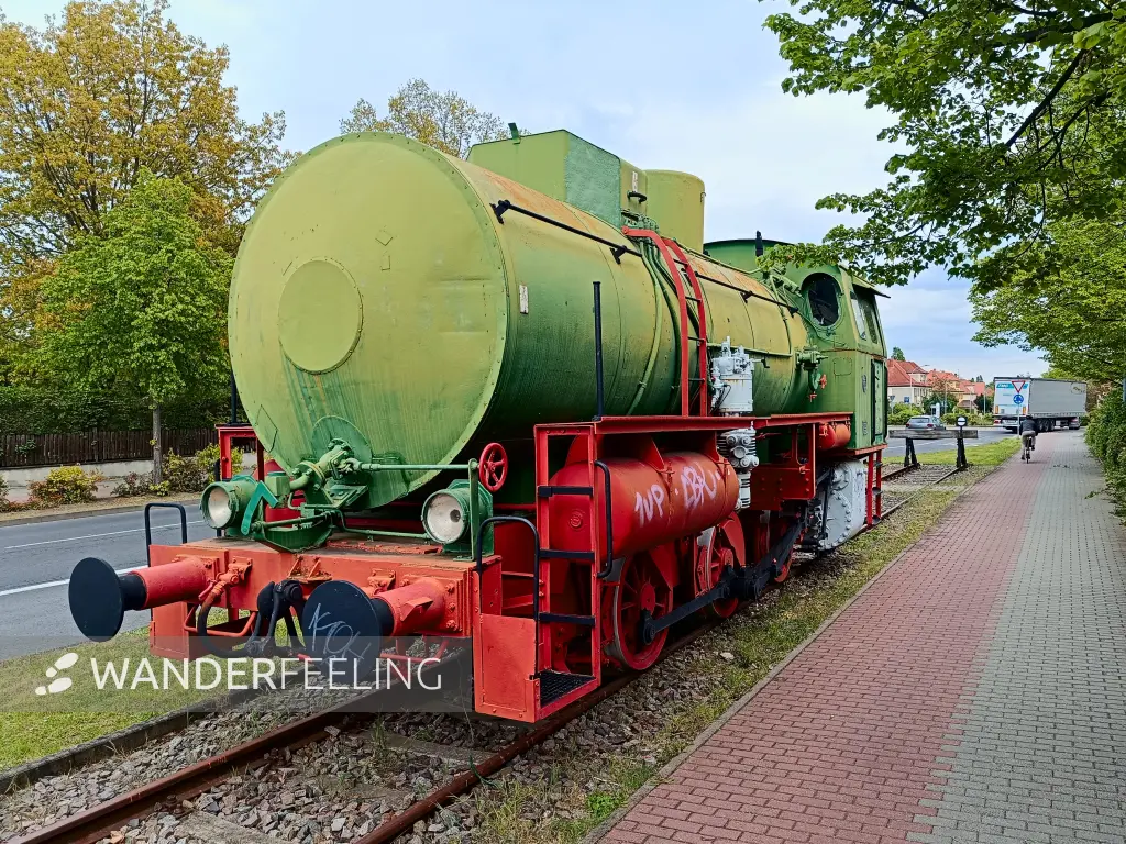 202404240-38 - Lokomotive der ehemaligen Filmbahn in Wolfen, Anhalt-Dessau-Wittenberg, Sachsen-Anhalt, Deutschland