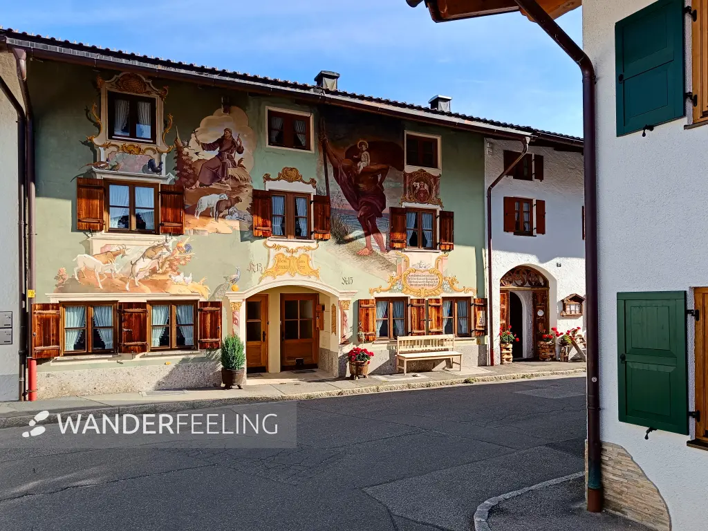 202409220-06 - Lüftlmalerei in Mittenwald, Oberbayern, Bayern, Deutschland