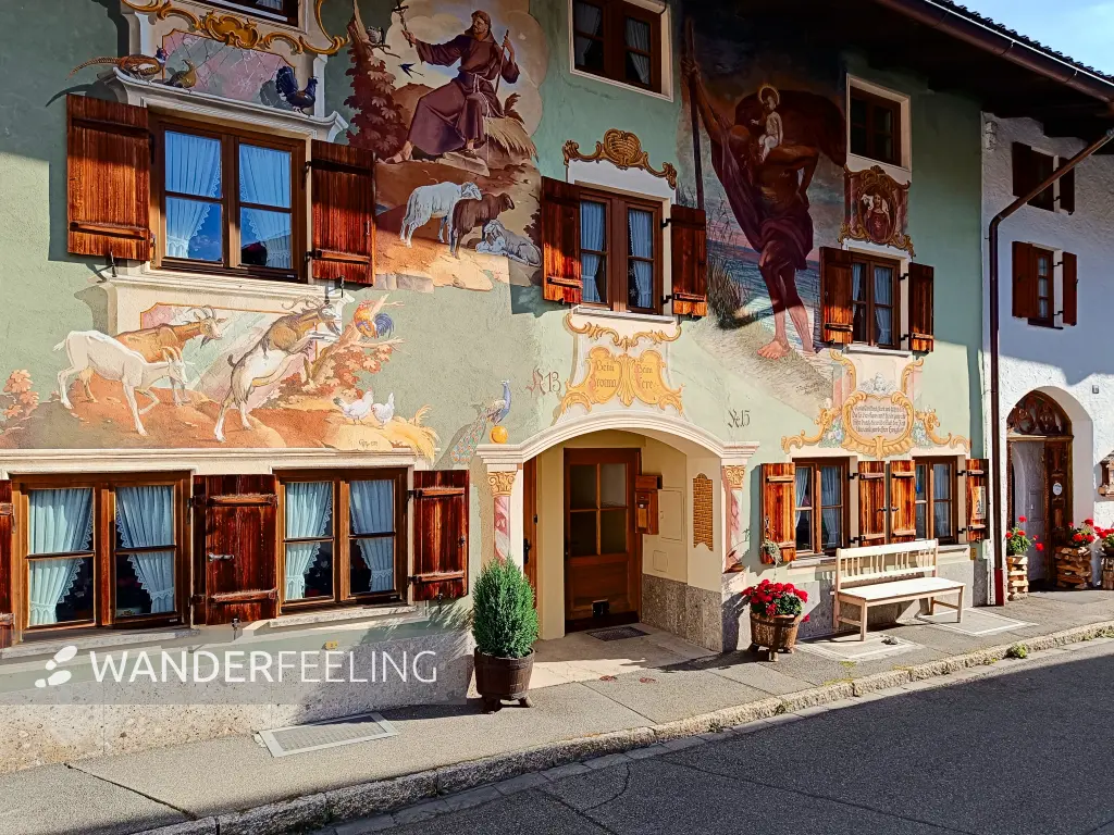 202409220-07 - Lüftmalerei in Mittenwald, Oberbayern, Bayern, Deutschland
