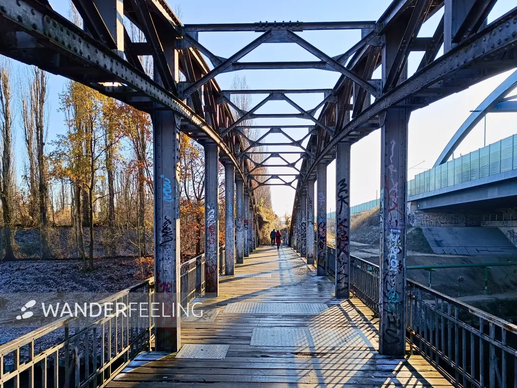 202511220-09 - Mariendorfer-Hafen-Steg am Teltowkanal in Tempelhof, Berlin, Deutschland