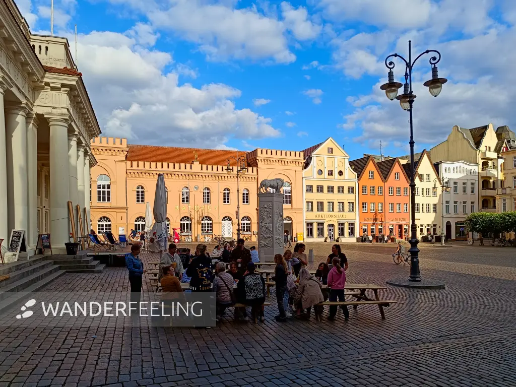 202507030-57 - Marktplatz in Schwerin, Mecklenburgische Seenplatte, Mecklenburg-Vorpommern, Deutschland