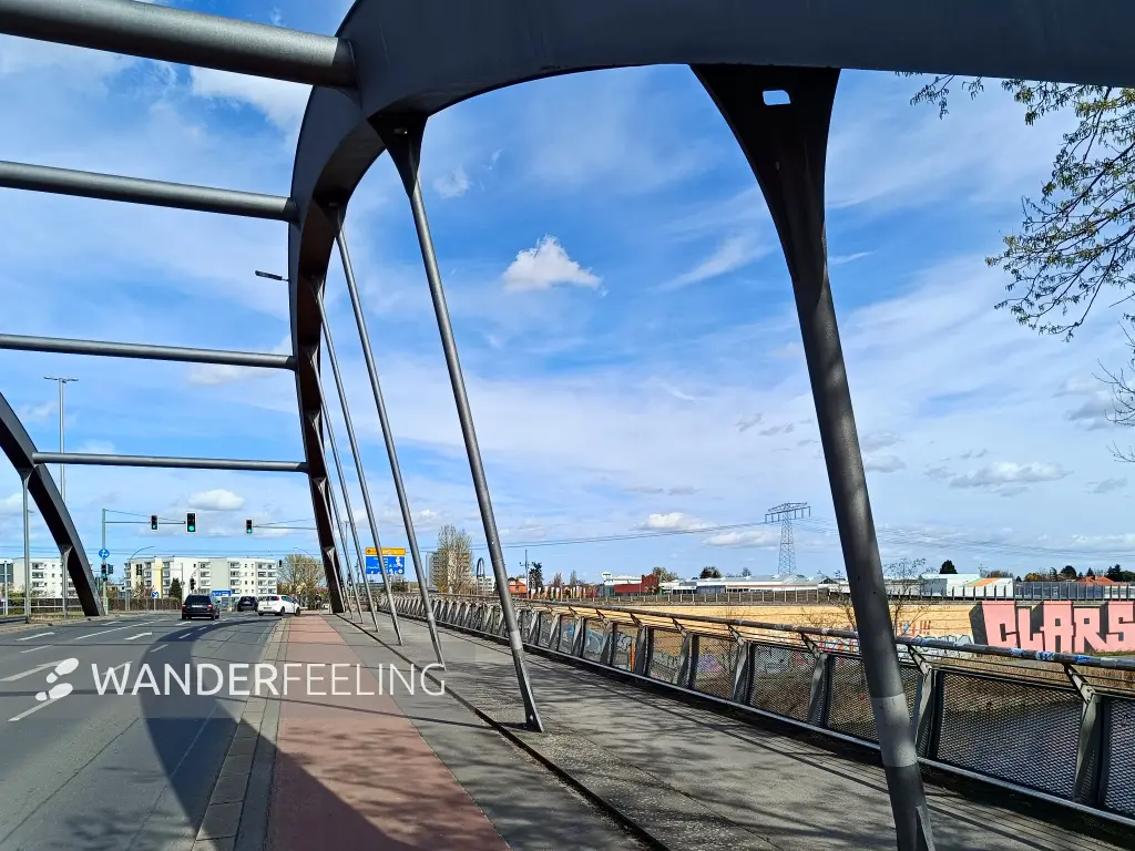 202604040-19 - Massantebrücke am Teltowkanal in Neukölln, Berlin, Deutschland