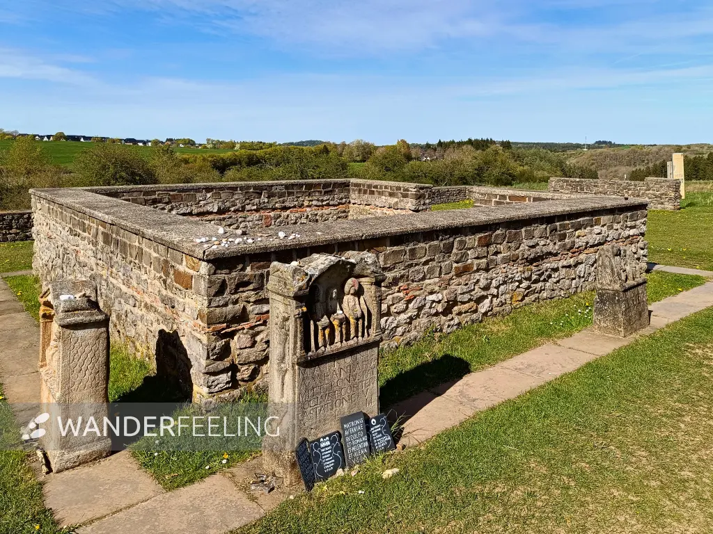 202604270-30 - Matronenheiligtum im Archäologischen Landschaftspark bei Nettersheim, Eifel, Nordrhein-Westfalen, Deutschland