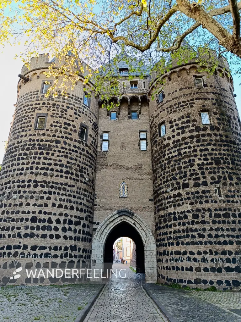 202604231-29 - Obertor in Neuss, Niederrhein, Nordrhein-Westfalen, Deutschland