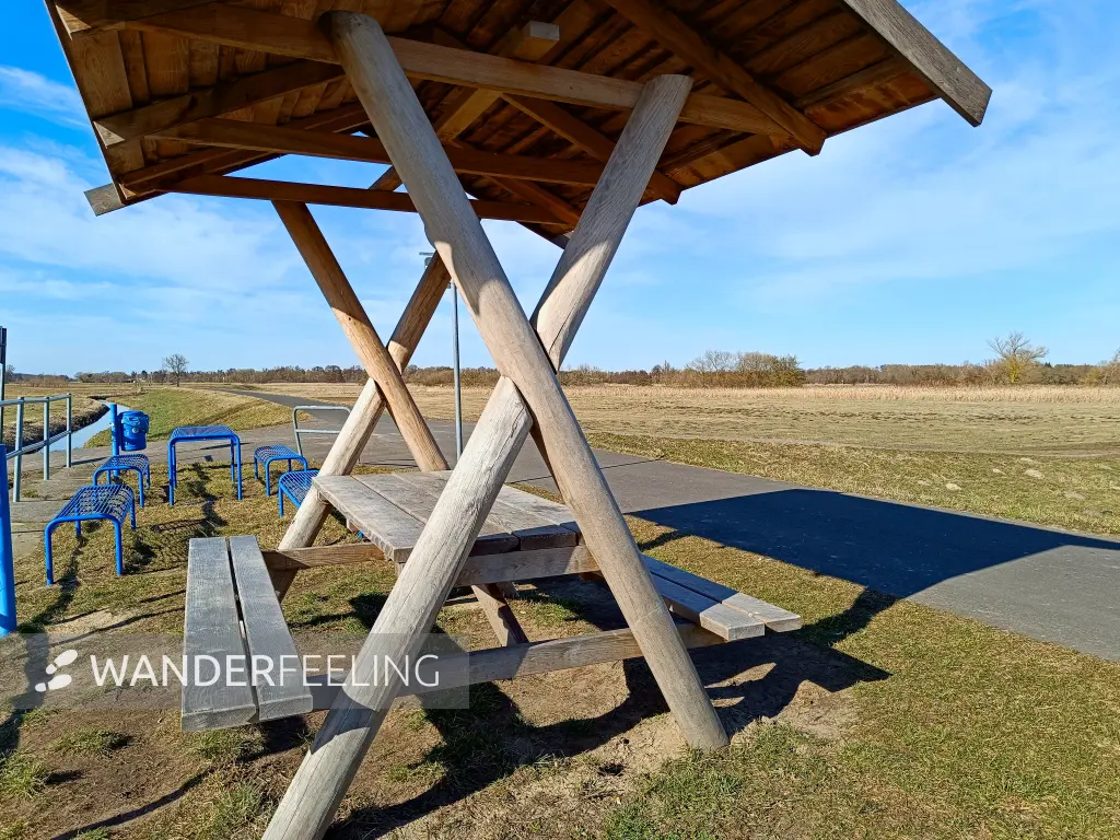 202603020-14 - Rastplatz am Haveldeich bei Ketzin, Havelland, Brandenburg, Deutschland