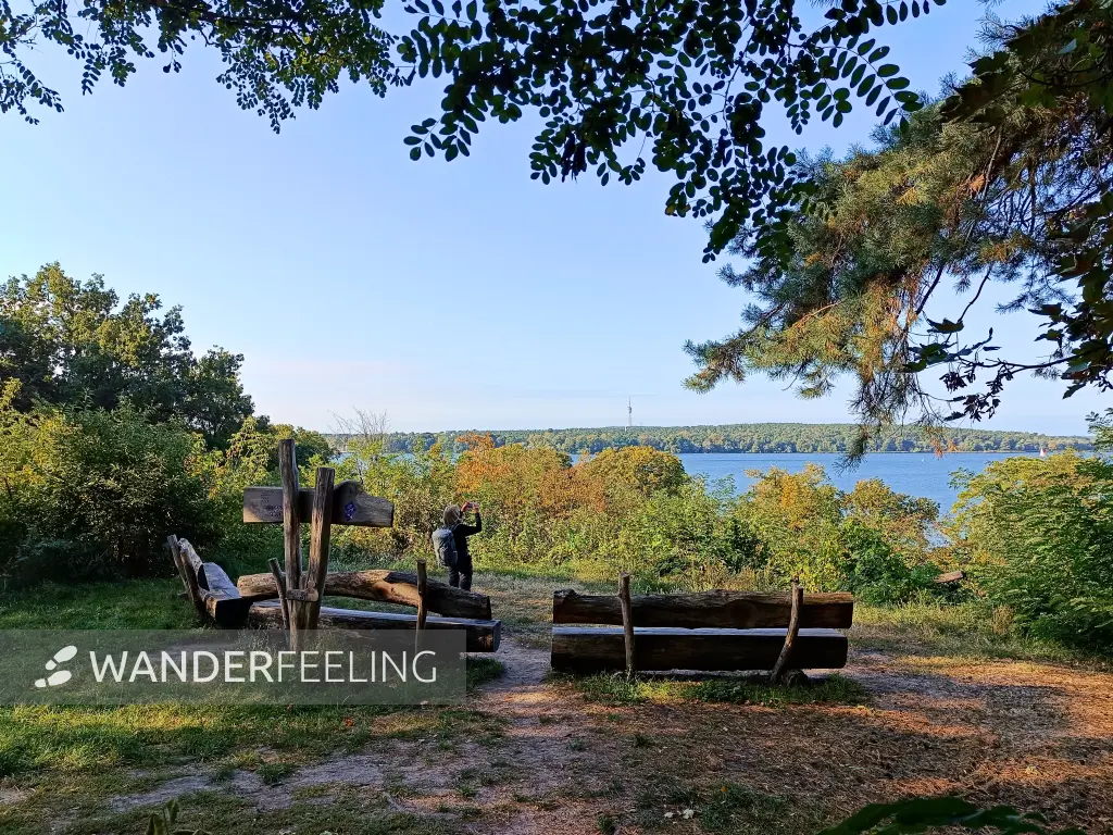 202509270-05 - Rastplatz im Grunewald mit Blick auf die Havel, Berlin, Deutschland