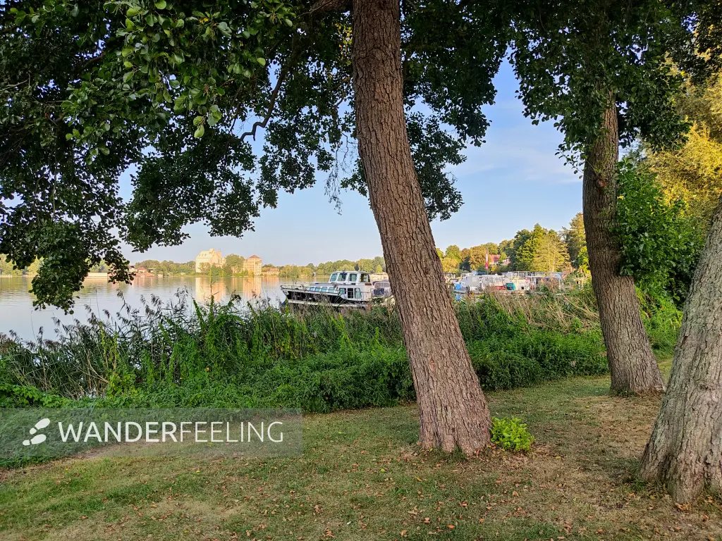 202309110-35 - Röblinsee bei Fürstenberg, Ruppiner Seenland, Brandenburg, Deutschland