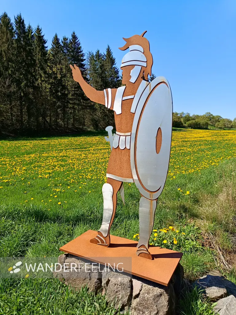 202604220-22 - Römerskulptur bei Vollem, Eifel, Nordrhein-Westfalen, Deutschland