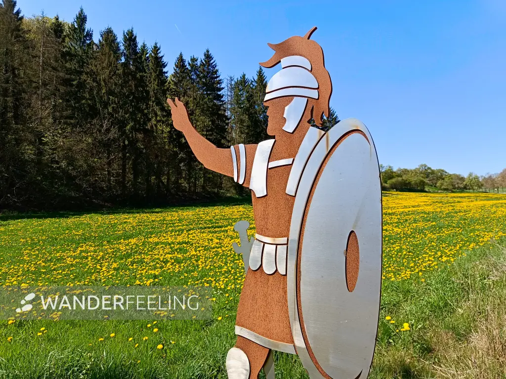 202604220-23 - Römerskulptur bei Vollem, Eifel, Nordrhein-Westfalen, Deutschland