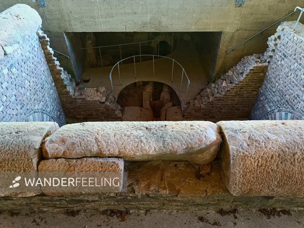 202604220-21 - Römische Brunnenstube Klausbrunnen bei Vollem, Eifel, Nordrhein-Westfalen, Deutschland