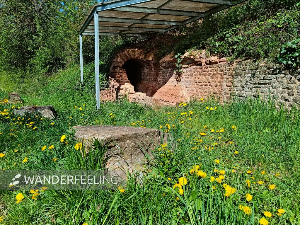 202604220-37 - Römische Wasserleitung bei Breitenbenden, Eifel, Nordrhein-Westfalen, Deutschland