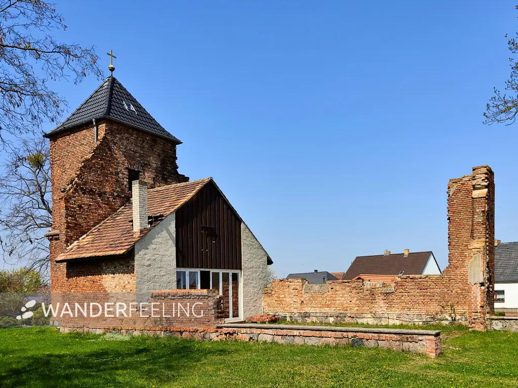 202304220-27 - Ruine der Dorfkirche Carzig, Seenland Oder-Spree, Brandenburg, Deutschland