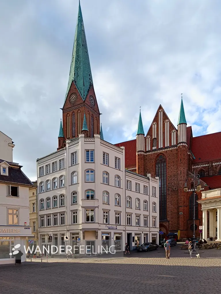 202507030-56 - Schweriner Dom in Schwerin, Mecklenburgische Seenplatte, Mecklenburg-Vorpommern, Deutschland