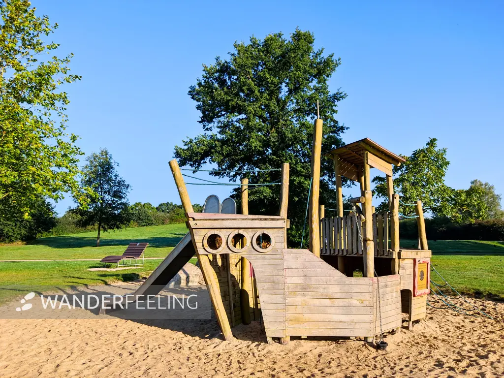 202309240-06 - Spielplatz im Bürgerpark Henstedt-Ulzburg, Schleswig-Holstein, Deutschland