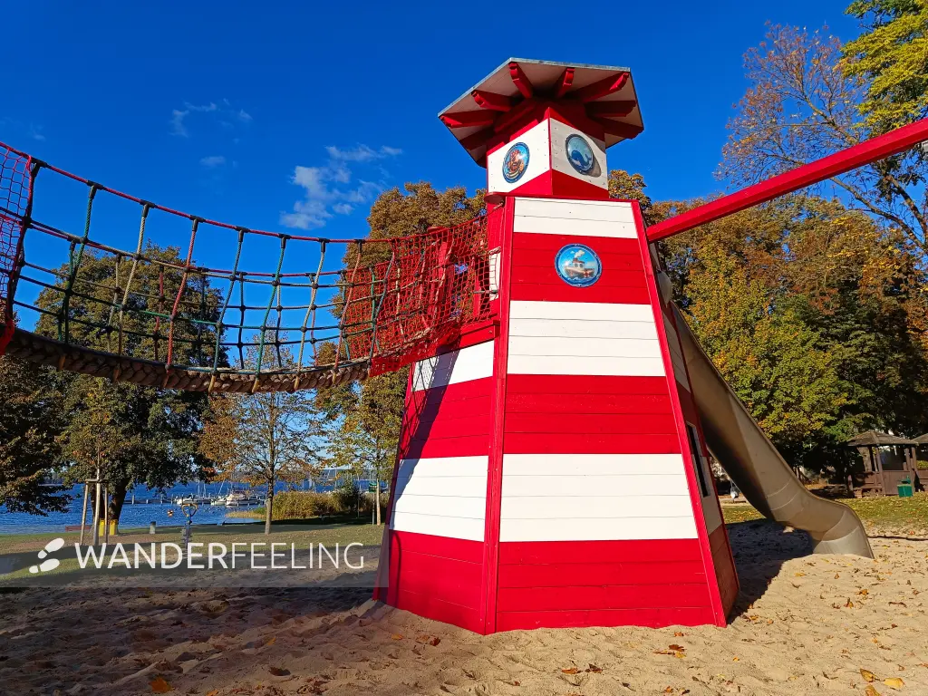 202610190-17 - Spielplatz mit Leuchtturm in Diensdorf, Seenland Oder-Spree, Brandenburg, Deutschland