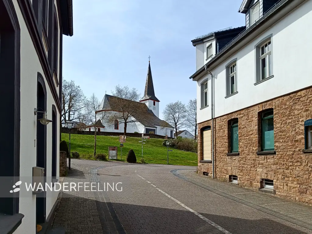 202604270-02 - St. Martin in Nettersheim, Eifel, Nordrhein-Westfalen, Deutschland