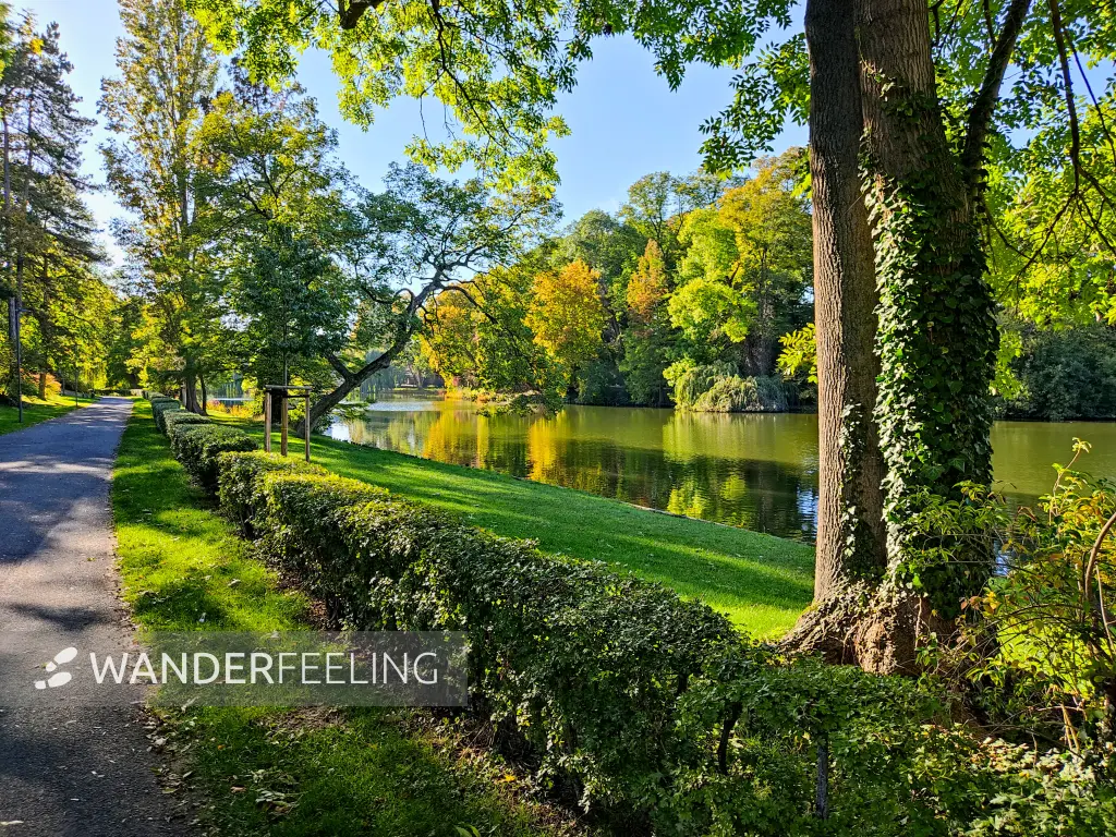 202210040-48 - Stadtgraben in Wolfenbüttel, Niedersachsen, Deutschland