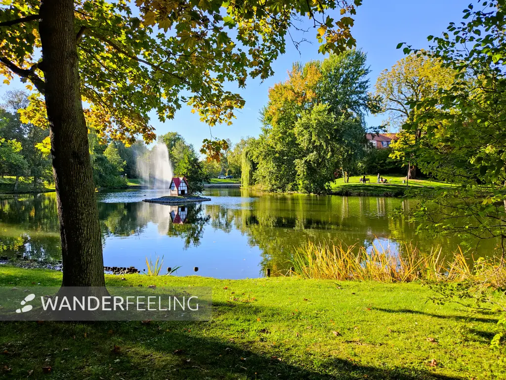 202210040-49 - Stadtgraben in Wolfenbüttel, Niedersachsen, Deutschland