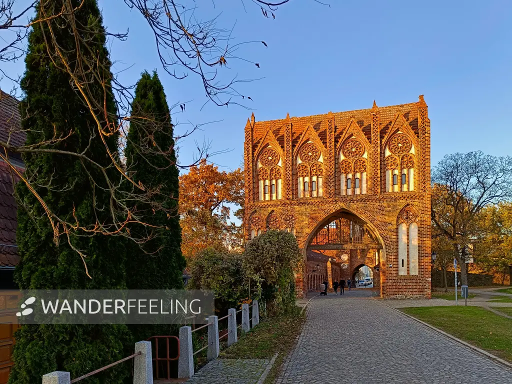 202511071-09 - Stargarder Tor in Neubrandenburg, Mecklenburgische Seenplatte, Mecklenburg-Vorpommern, Deutschland