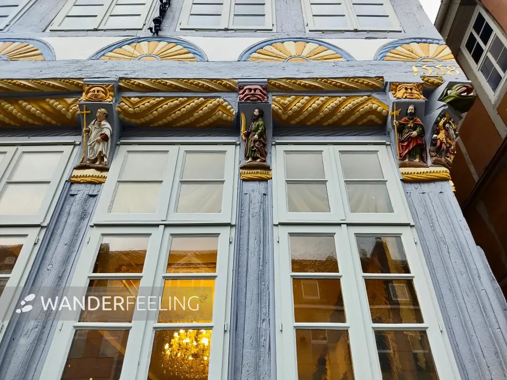 202308151-23 - Stiftsherrenhaus in Hameln, Weserbergland, Niedersachsen, Deutschland