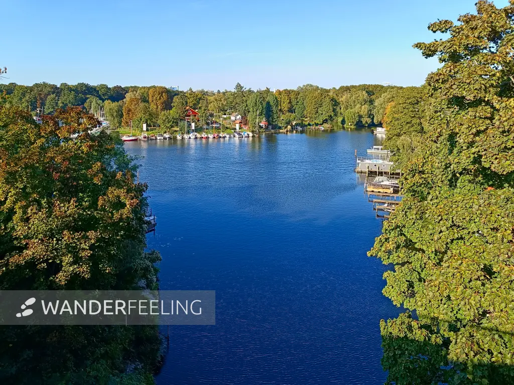 202509270-29 - Stößensee am Rand des Grunewalds, Berlin, Deutschland