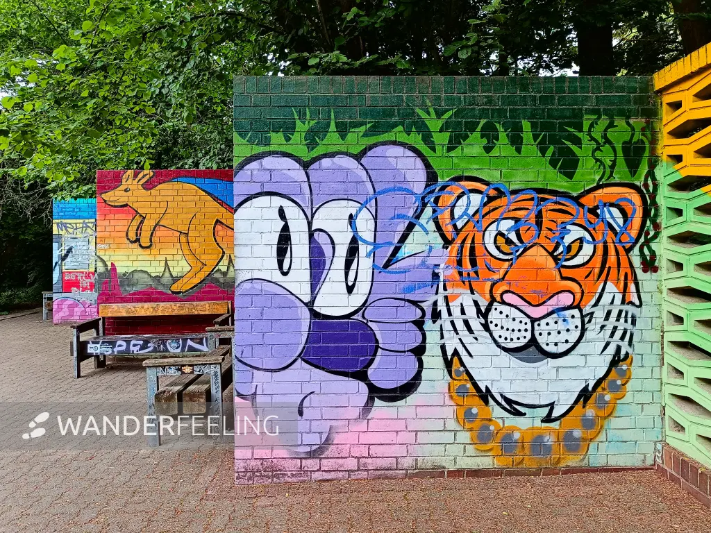 202505140-21 - Street Art in Marienfelde, Berlin, Deutschland