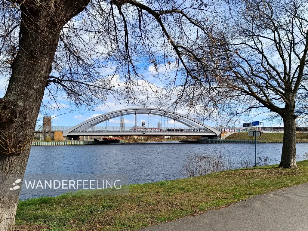 202604040-13 - Teltowkanal in Neukölln, Berlin, Deutschland