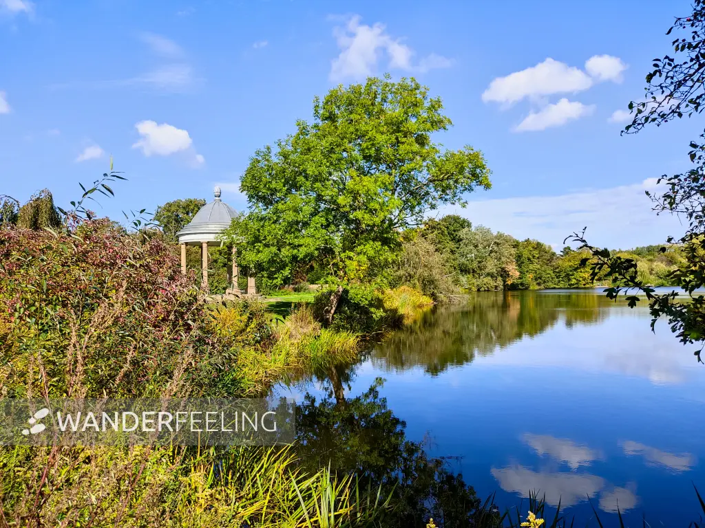 202210040-33 - Tempel am Spielmannsteich in Braunschweig, Niedersachsen, Deutschland