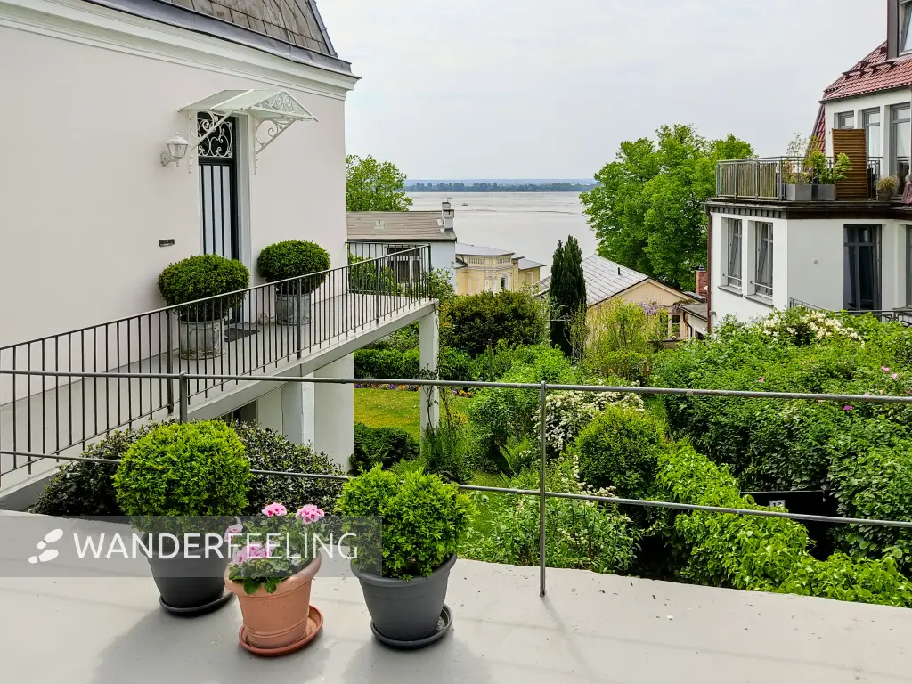 202305220-07 - Treppenviertel in Blankenese, Hamburg, Deutschland