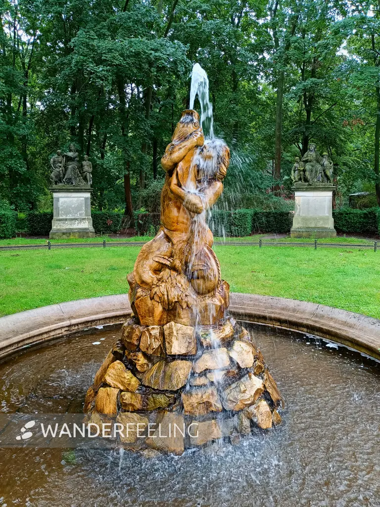 202507230-05 - Tritonbrunnen im Tiergarten, Berlin, Deutschland