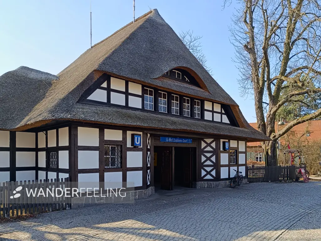 202603070-29 - U-Bahnhof Dahlem-Dorf, Berlin, Deutschland