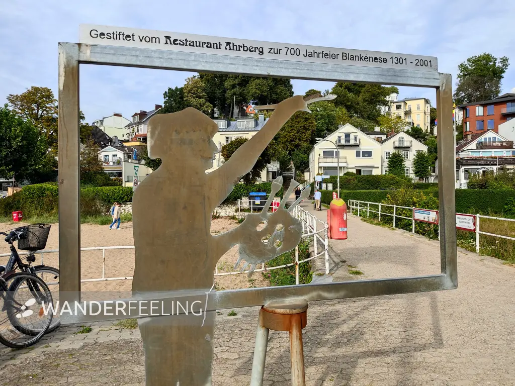 202309250-47 - Uferpromenade in Blankenese, Hamburg, Deutschland