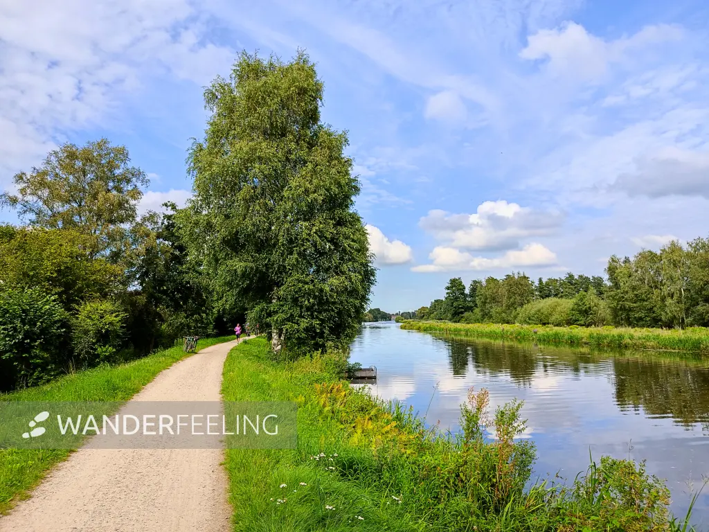 202308160-24 - Uferweg an der Hunte in Oldenburg, Oldenburger Land, Niedersachsen, Deutschland
