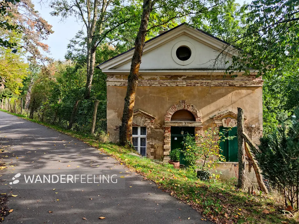 202310110-19 - Wallwachhaus am Berting bei Wörlitz, Anhalt-Dessau-Wittenberg, Sachen-Anhalt, Deutschland