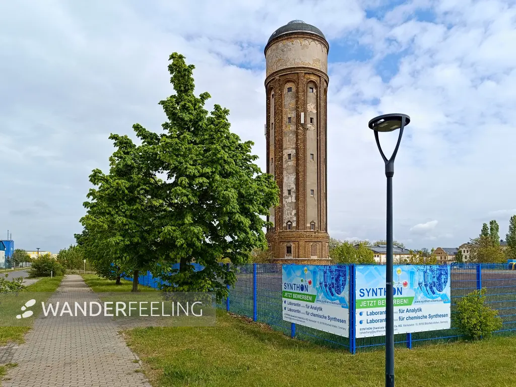 202404240-14 - Wasserturm an der Filmstraße in Wolfen, Anhalt-Dessau-Wittenberg, Sachsen-Anhalt, Deutschland
