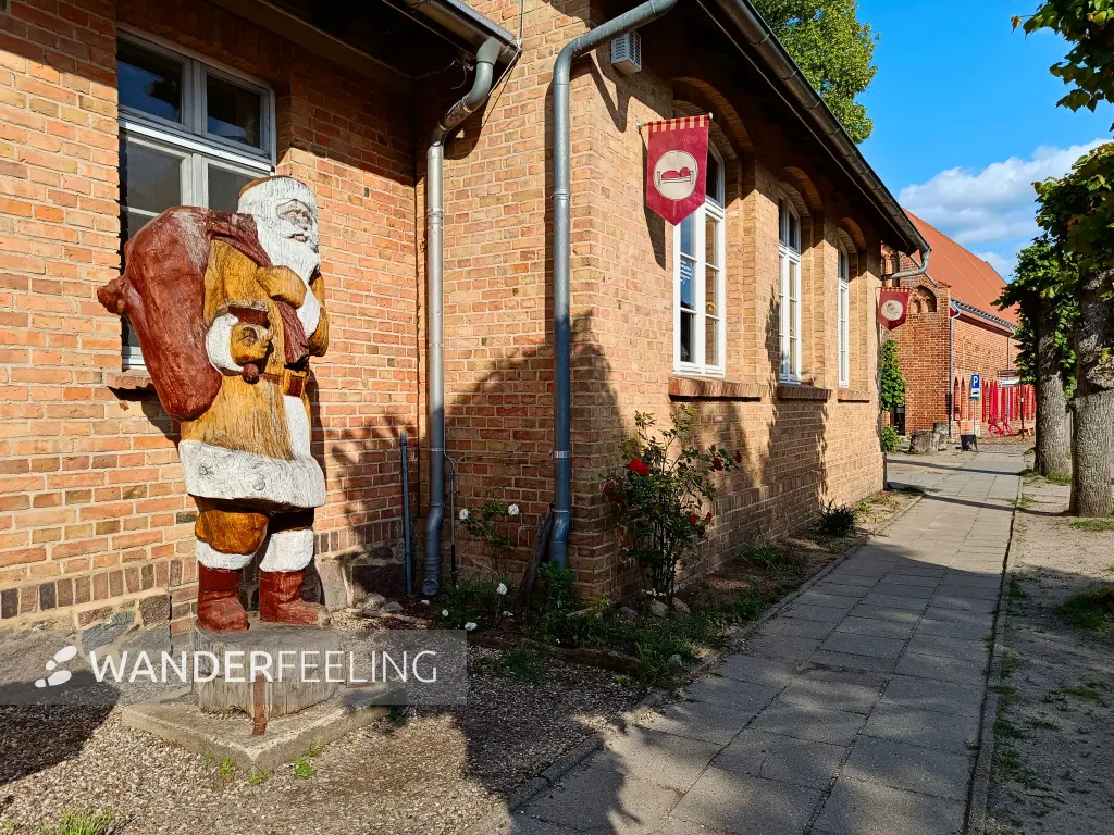 202506110-38 - Weihnachtshaus in Himmelpfort, Ruppiner Seenland, Brandenburg, Deutschland