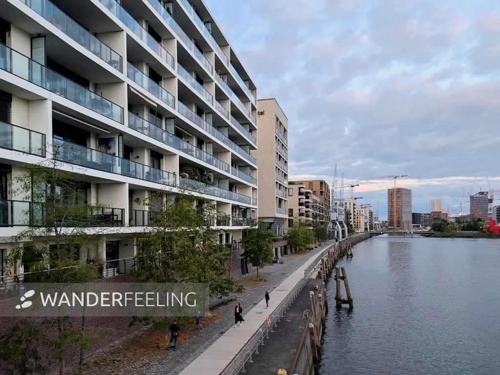 202309220-44 - Wohnhäuser in der HafenCity, Hamburg, Deutschland