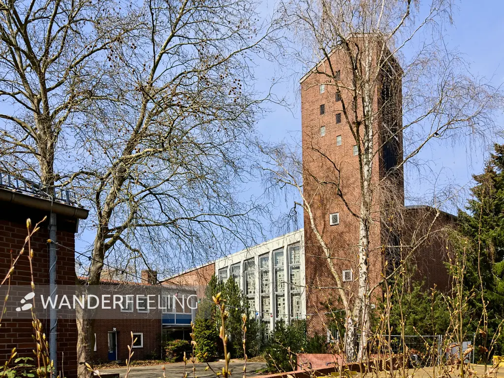 202304100-26 - Zuversichtskirche in Staaken, Berlin, Deutschland
