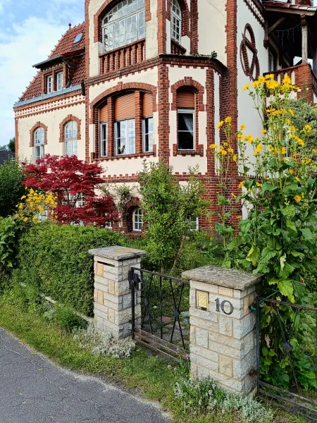 202507300-14 - Altes Haus in Geltow, Brandenburg, Deutschland