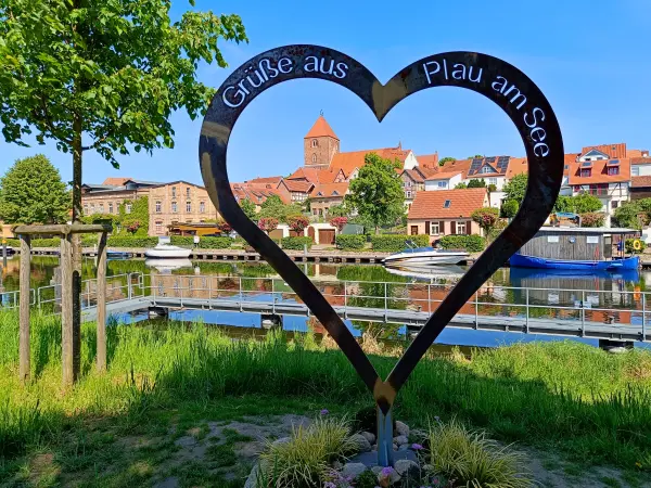 202605230-11 - Altstadt und Müritz-Elde-Wasserstraße in Plau am See, Mecklenburgische Seenplatte, Mecklenburg-Vorpommern, Deutschland