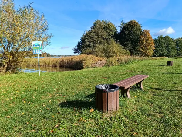 202510130-16 - Badestelle auf der Insel Schwerin bei Krakow am See, Mecklenburgische Seenplatte, Mecklenburg-Vorpommern, Deutschland