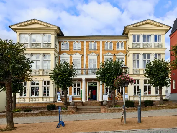 202310170-11 - Bäderarchitektur in Zinnowitz, Usedom, Mecklenburg-Vorpommern, Deutschland
