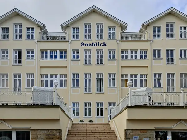202310170-12 - Bäderarchitektur in Zinnowitz, Usedom, Mecklenburg-Vorpommern, Deutschland