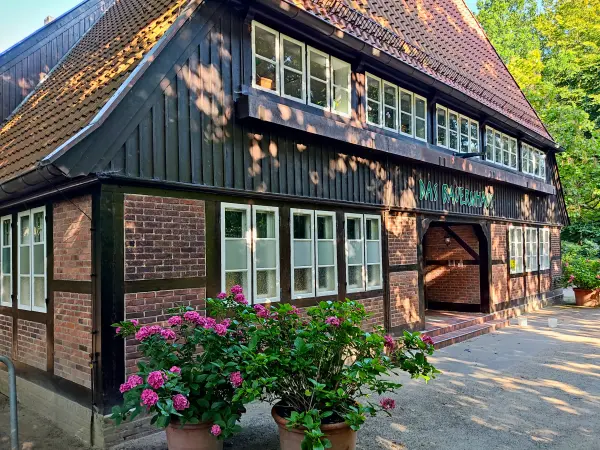 202308221-05 - Bauernhaus im Altonaer Volkspark in Altona, Hamburg, Deutschland