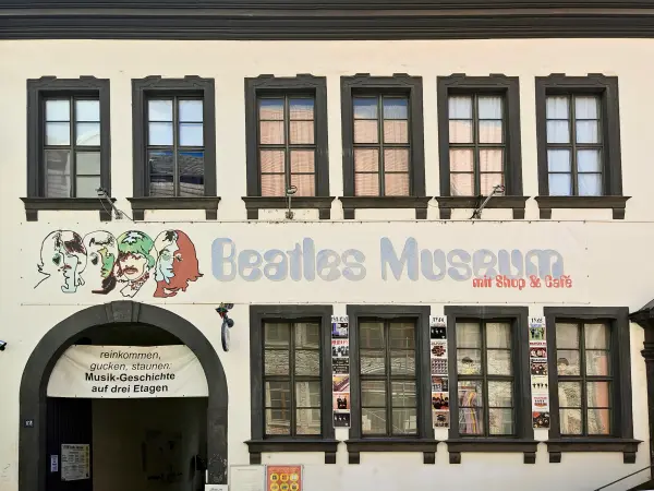 202308090-17 - Beatles-Museum in Halle, Sachsen-Anhalt, Deutschland