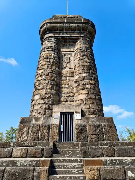 202604210-07 - Bismarckturm im Stadtwald Hagen, Ruhrgebiet, Nordrhein-Westfalen, Deutschland