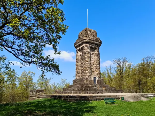 202604210-08 - Bismarckturm im Stadtwald Hagen, Ruhrgebiet, Nordrhein-Westfalen, Deutschland