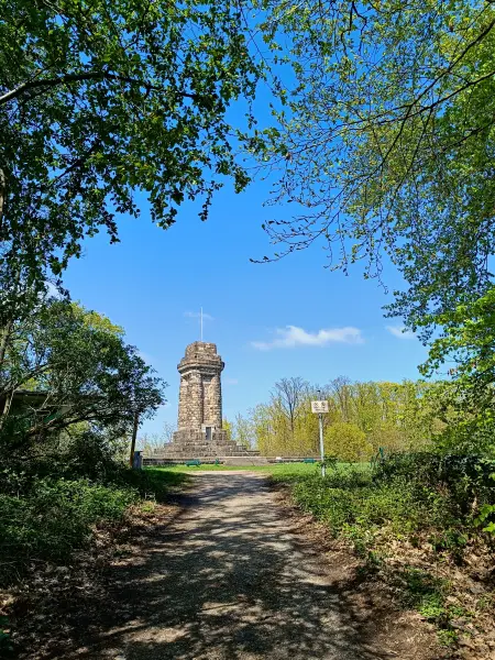 202604210-09 - Bismarckturm im Stadtwald Hagen, Ruhrgebiet, Nordrhein-Westfalen, Deutschland