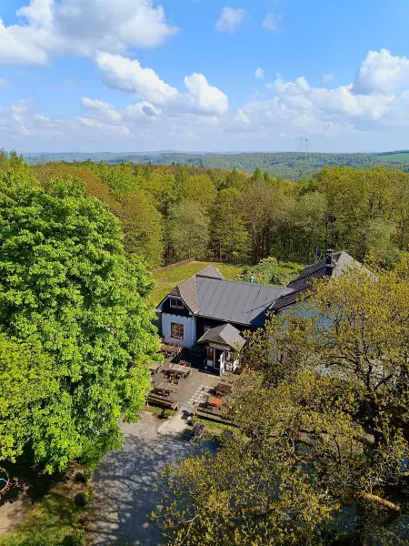 202604210-17 - Blick vom Kaiser-Friedrich-Turm im Stadtwald Hagen, Ruhrgebiet, Nordrhein-Westfalen, Deutschland