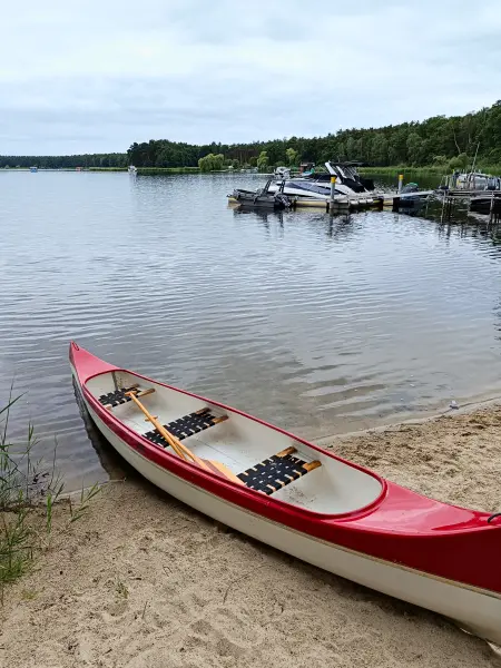 202507260-13 - Boot an der Havel zwischen Pritzerbe und Plaue, Havelland, Brandenburg, Deutschland